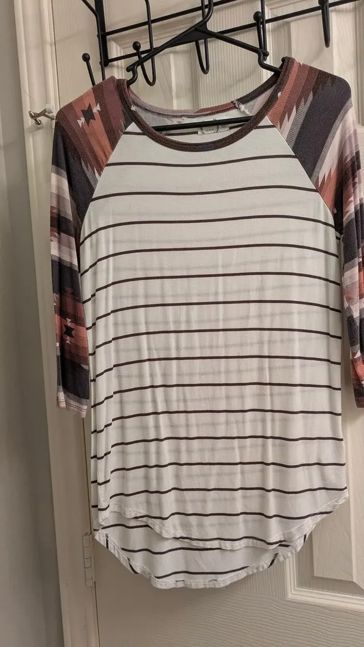 Maurices 24/7 XS Striped Raglan Top – Aztec Southwestern 3/4 Sleeve High Low